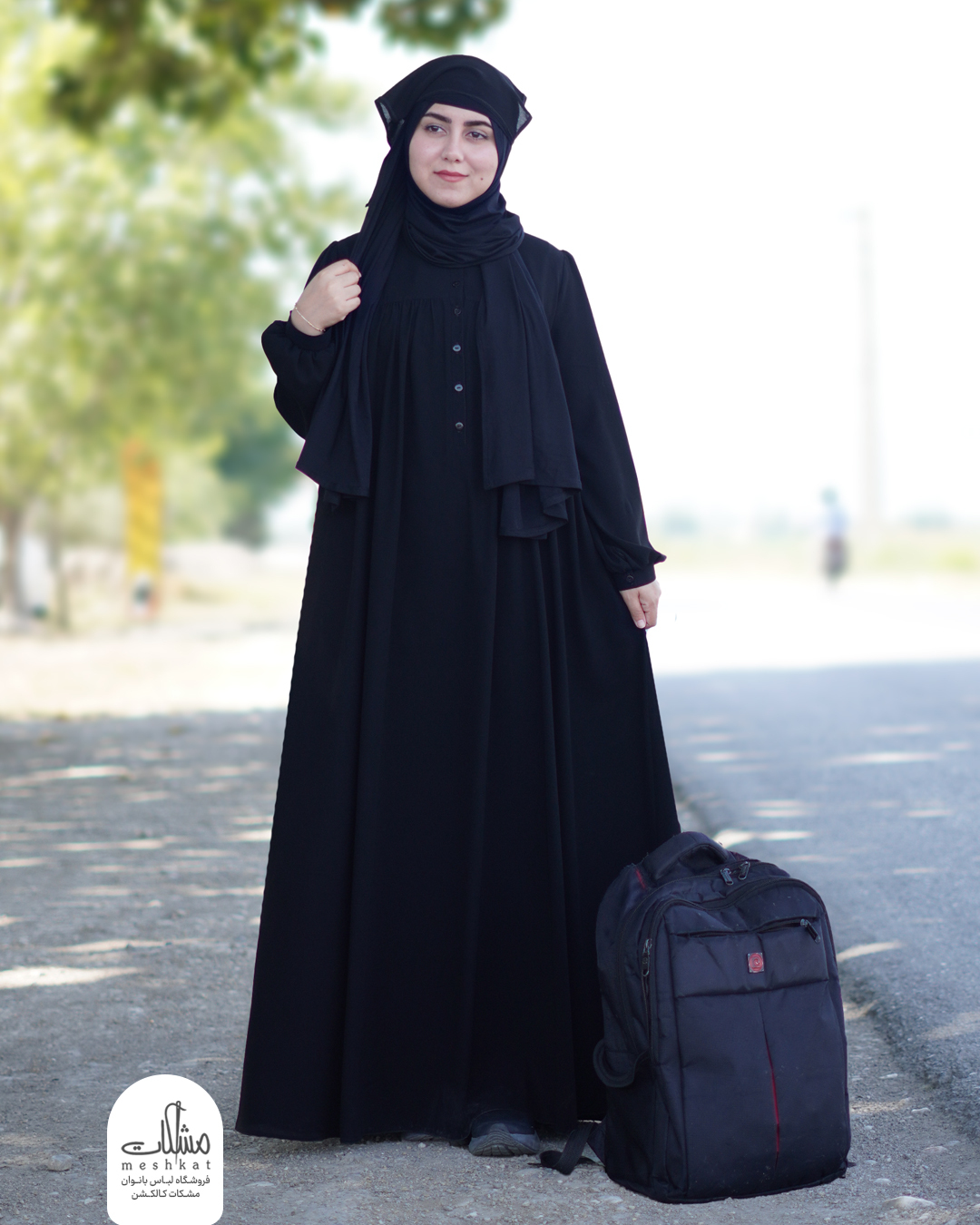  عبای آسیه - عبا راحت و شیک برای اربعین با طراحی آزاد و پارچه حریر اسود 