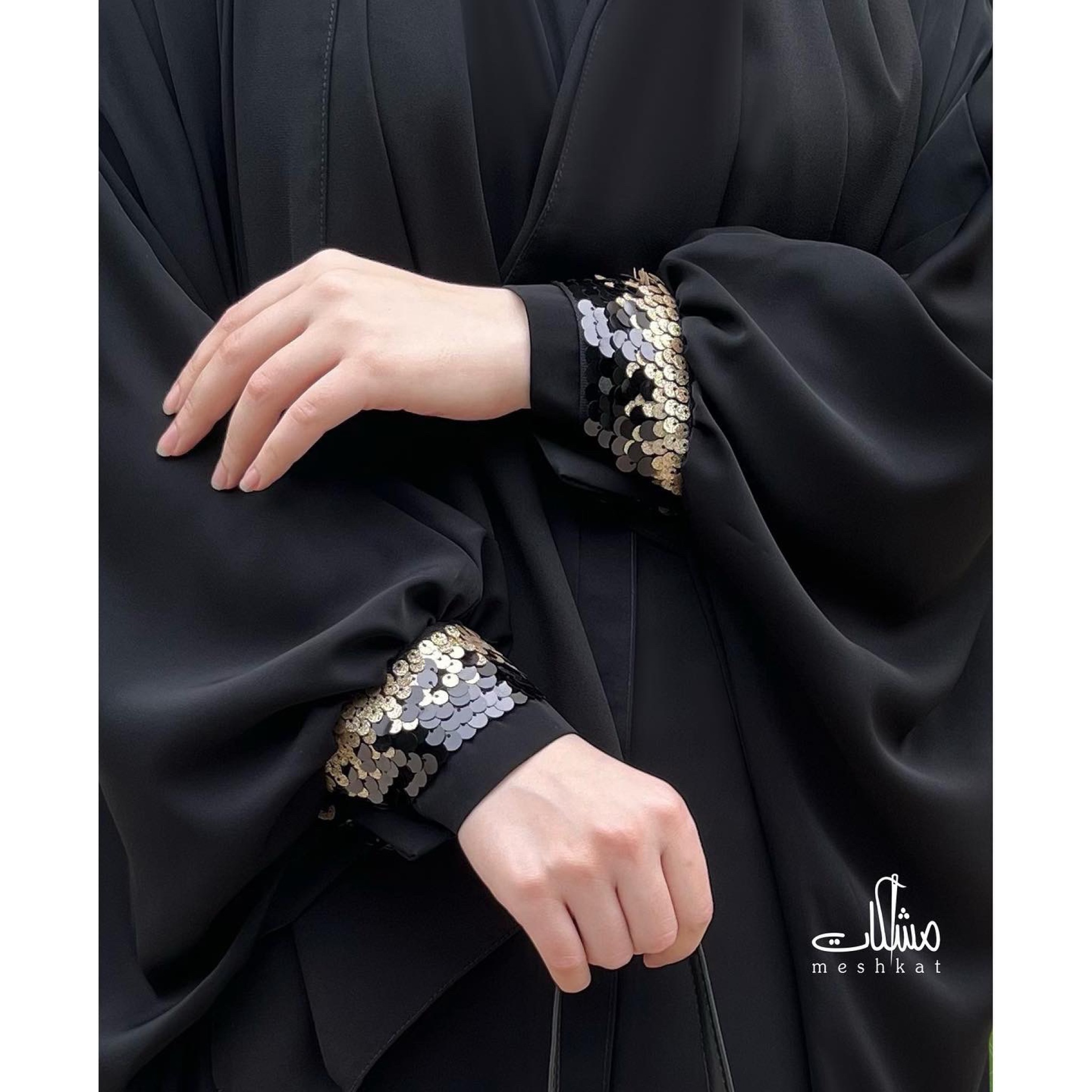  عبای بحرینی مدل مرواید با پارچه کرپ فلور از کالکشن تابستانه مشکات کالکشن رنگ مشکی 