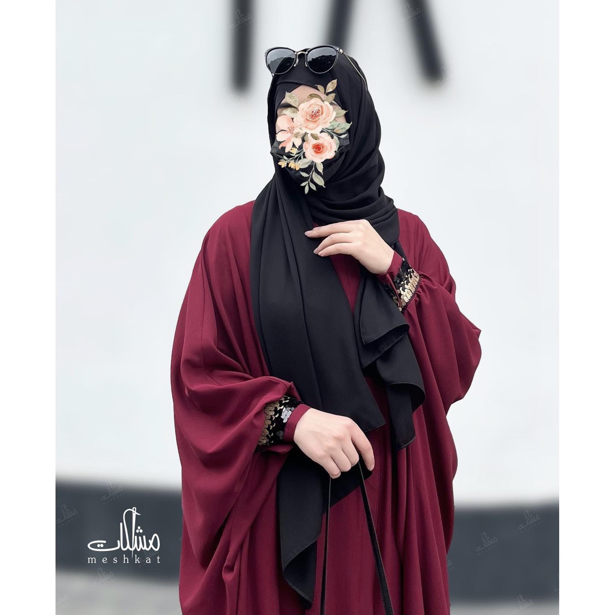  عبای بحرینی مدل مرواید با پارچه کرپ فلور از کالکشن تابستانه مشکات کالکشن رنگ زرشکی 